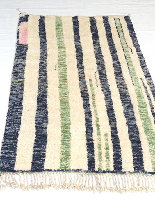 Artisanal Mastery: Moroccan Beni Ourain Rugs for Modern Elegance"